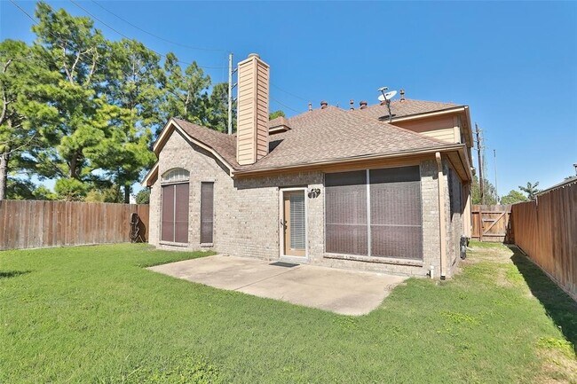 Building Photo - 10511 N Shadowdale Dr