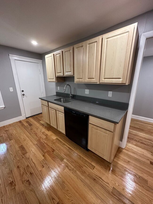 Building Photo - 90elm