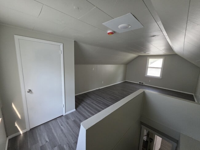 Building Photo - 9252 Minock St