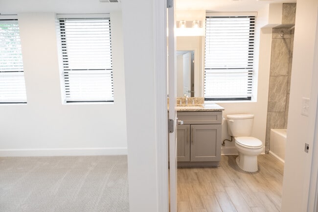 2106 | Bedroom & Bathroom - ArriveKC Condos