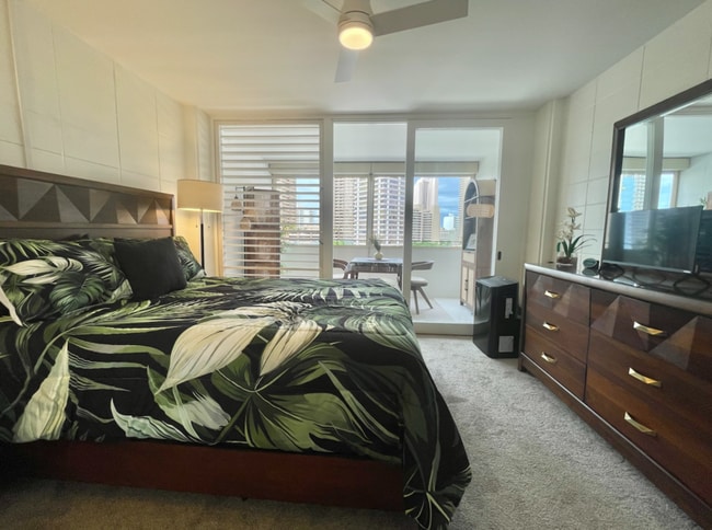 Building Photo - 425 Ena Rd