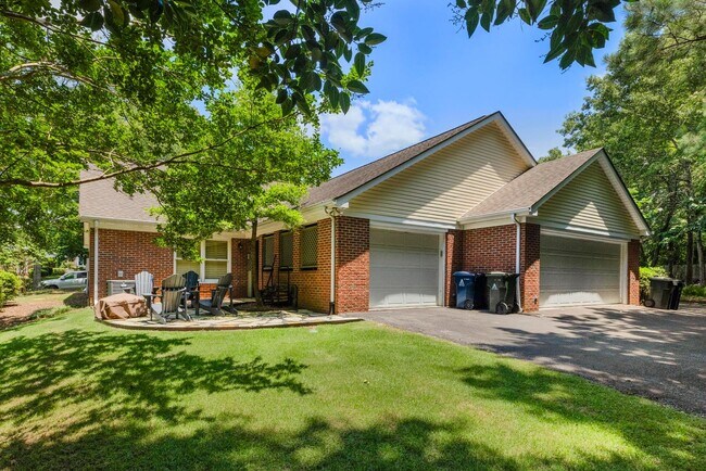 Building Photo - 2 Bedroom 2 Bath duplex in Auburn Now Avai...