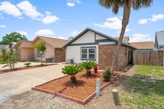 Building Photo - 237 Indian Oaks Dr