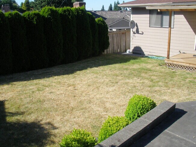 Building Photo - 3219 8th Ave W
