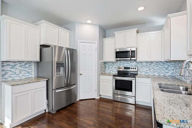 Building Photo - 6231 Ambrose Cir