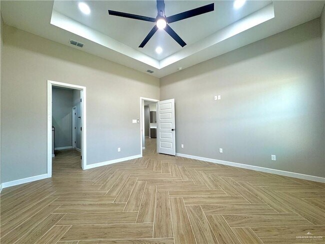 Building Photo - 907 Durango Dr