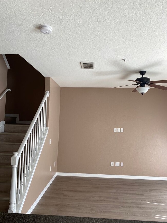 Building Photo - Beautiful 2 bedroom, 2.5 bath Condo in the...