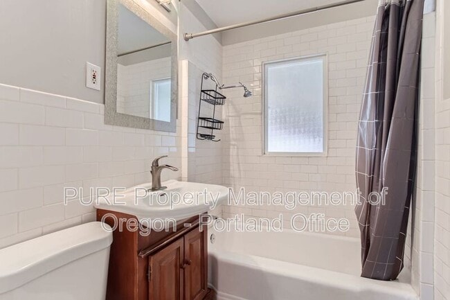 Building Photo - 3740 SE 134th Ave