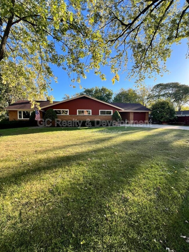 Building Photo - 1409 W 53rd Pl