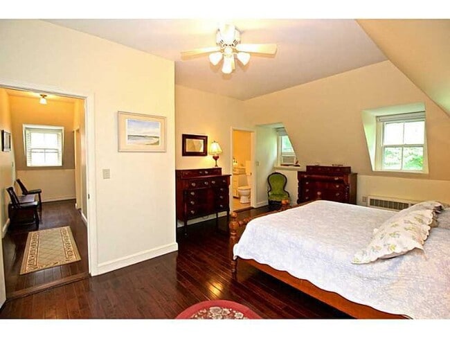 Building Photo - 434 Bellevue Ave