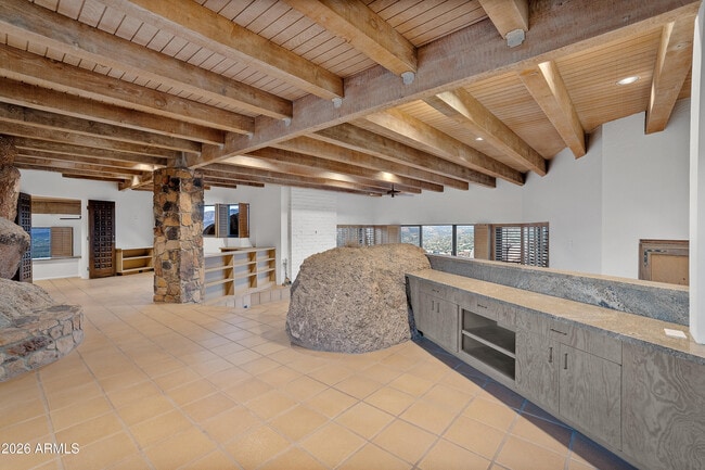 Building Photo - 6700 E Hawksnest Rd