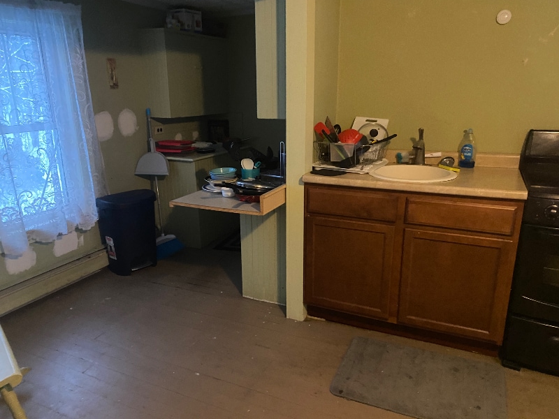 Building Photo - 209 Academy St