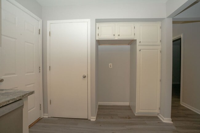 Building Photo - Got to see!  Two bedroom brick ranch style condo in Clinton Twp