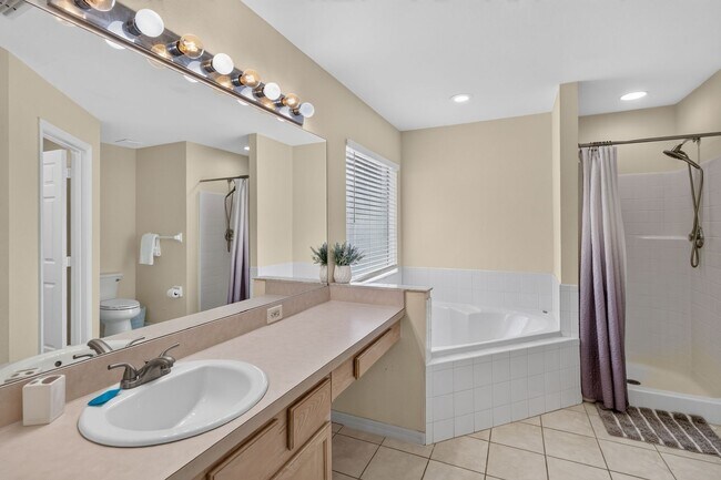 Building Photo - 1550 Casterton Cir