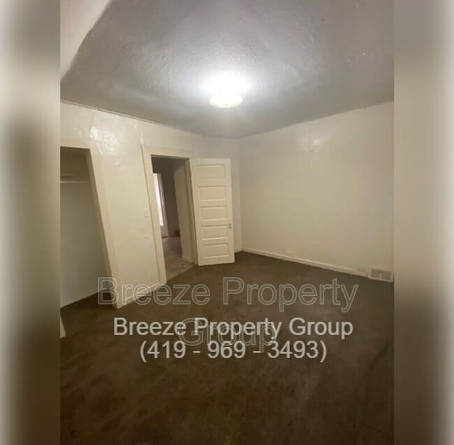 Building Photo - 319 N Detroit Ave