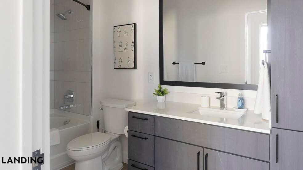 Building Photo - 1007 S Mint St