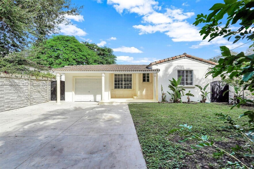 Building Photo - 5781 SW 25th St