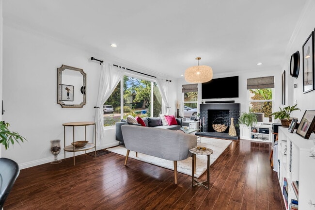 Building Photo - 5182 Ellenwood Dr