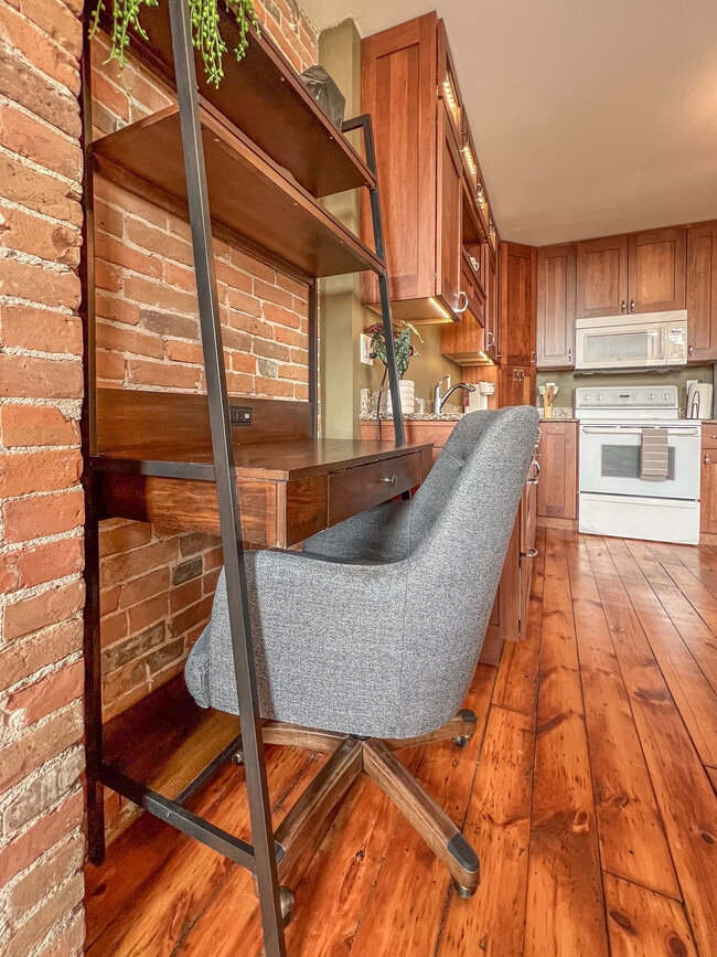 Building Photo - 1175 Iowa St