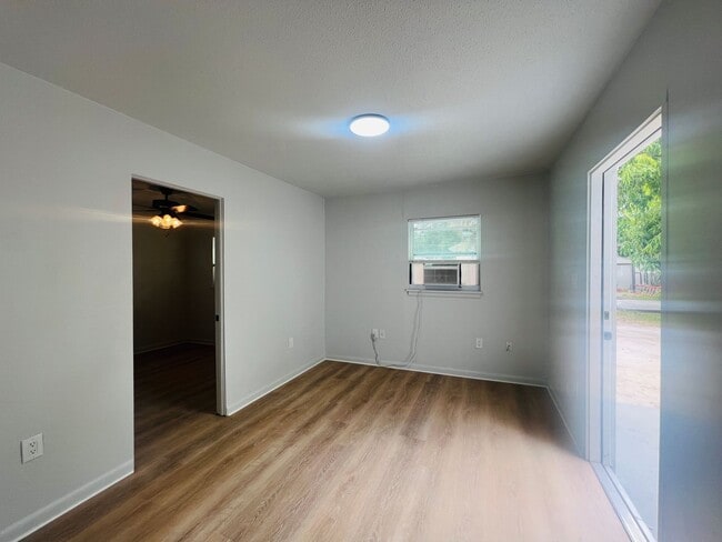 Building Photo - 5328 24th St Ct E