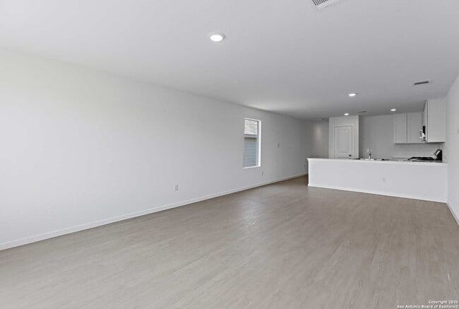 Building Photo - 285 Tahoe Ave