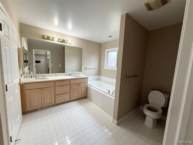 Building Photo - 28975 Hearthstone Dr