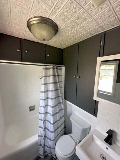 Building Photo - 1720 S 11th St