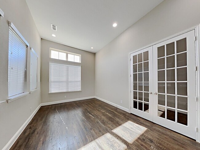 Building Photo - 1004 Indian Grass Ln