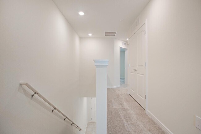 Building Photo - 1721 Delightful Dr