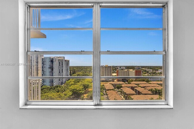 Building Photo - 2801 NE 183rd St