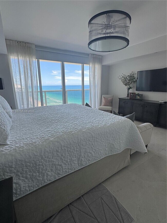 Building Photo - 1830 S Ocean Dr