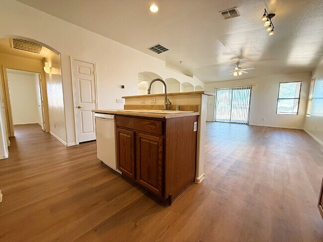 Building Photo - Beautiful Goodyear Home in Centerra – Spacious, Stylish & Move-In Ready!