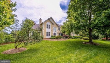 Building Photo - 1115 Amanda Dr