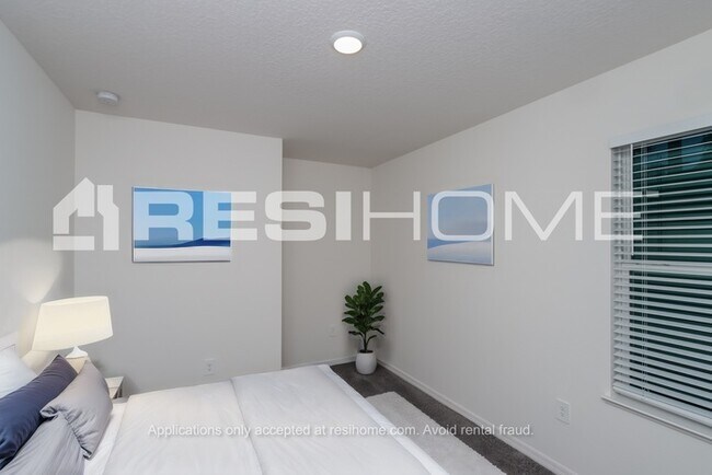 Building Photo - 1426 Rila St SE