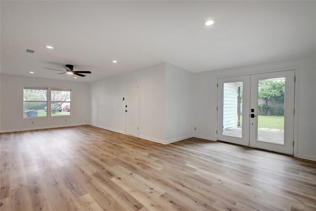 Building Photo - 1906 Morrow St