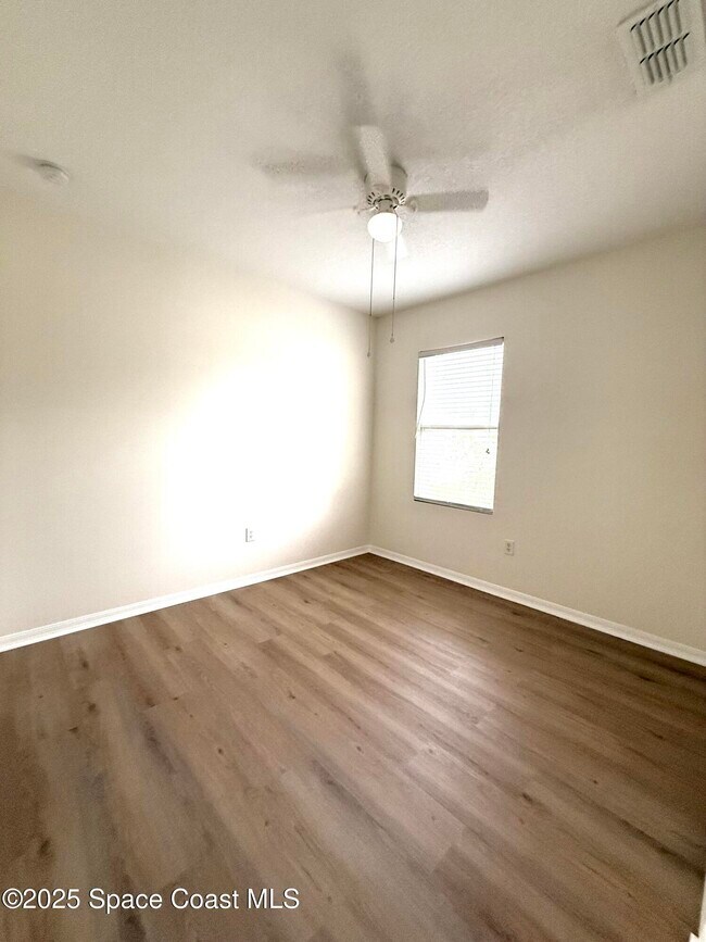 Building Photo - 1470 Kodak Dr