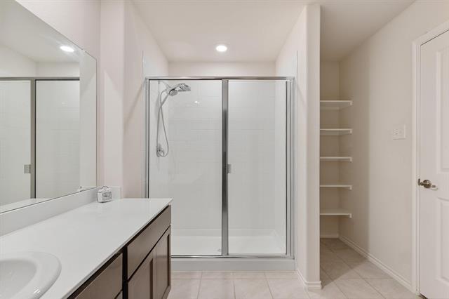 Building Photo - 936 English Dr