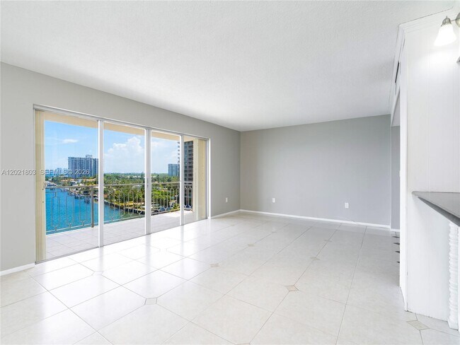Building Photo - 11111 Biscayne Blvd