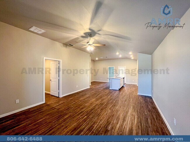 Building Photo - 3 Bedroom Home Available For Spring Pre-Lease