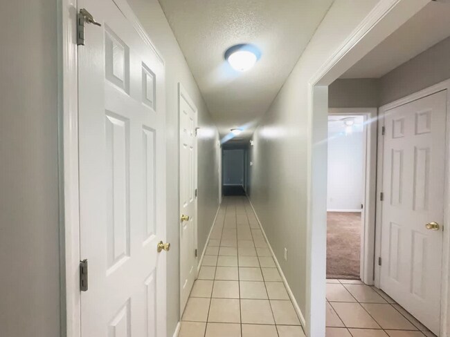 Building Photo - 305 Barfield St