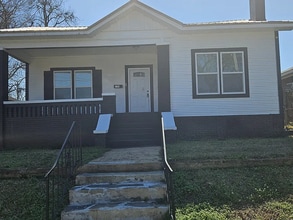 Building Photo - 109 60th St