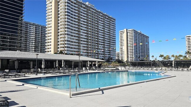 Building Photo - 1985 S Ocean Dr