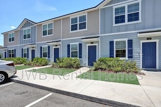 Building Photo - 540 Running Wds St