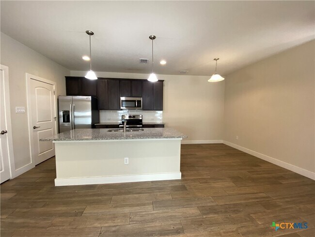 Building Photo - 725 Milestone Pk