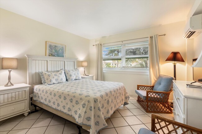 Building Photo - 3 Bedroom 2 Bathroom Furnished Condo