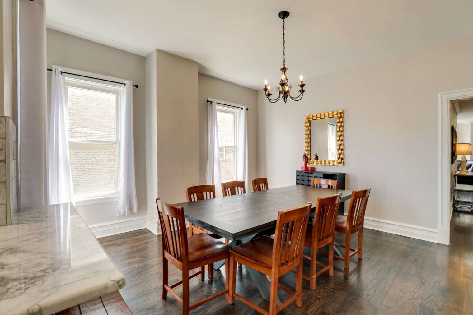 Building Photo - 113 S Mason Ave