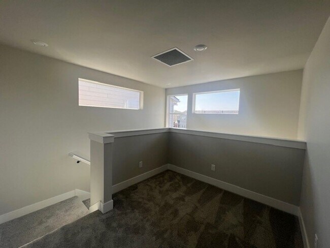 Building Photo - Newer Construction 3 Bedroom + Bonus Room ...