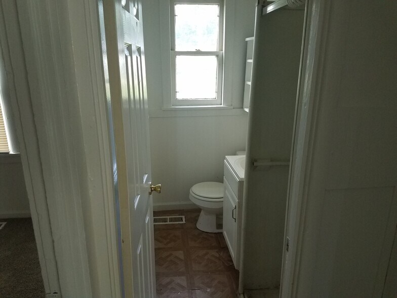 Building Photo - 431 14th St