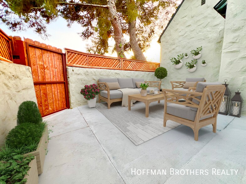 Building Photo - 302 N Mansfield Ave