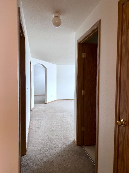 Building Photo - 109 Wilshire Way